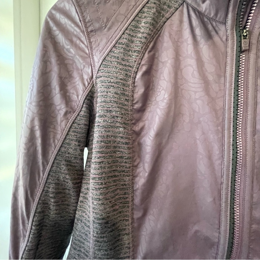 lululemon athletica Rebel Runner jacket Women's Lavender suze8 - Picture 4 of 16